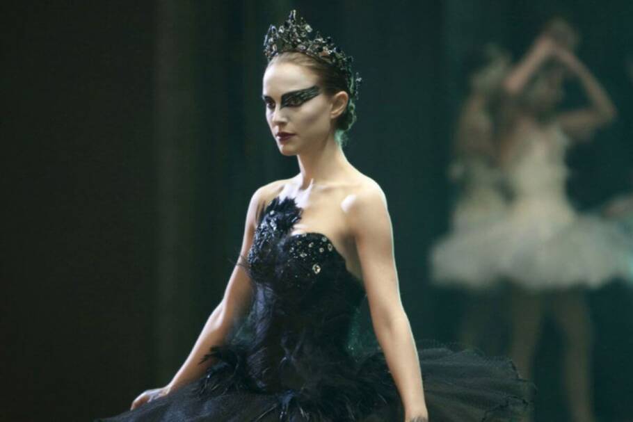 O penteado de Nina Sayers reflete disciplina e elegância (Imagem: Reprodução digital | Twentieth Century Fox France e Searchlight Pictures)