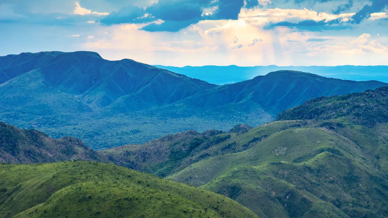 Conhecida como Jardim de Belo Horizonte, a cidade combina áreas verdes preservadas com bairros modernos e valorizados – Créditos: (depositphotos.com / fredpinheiro.hotmail.com.br)