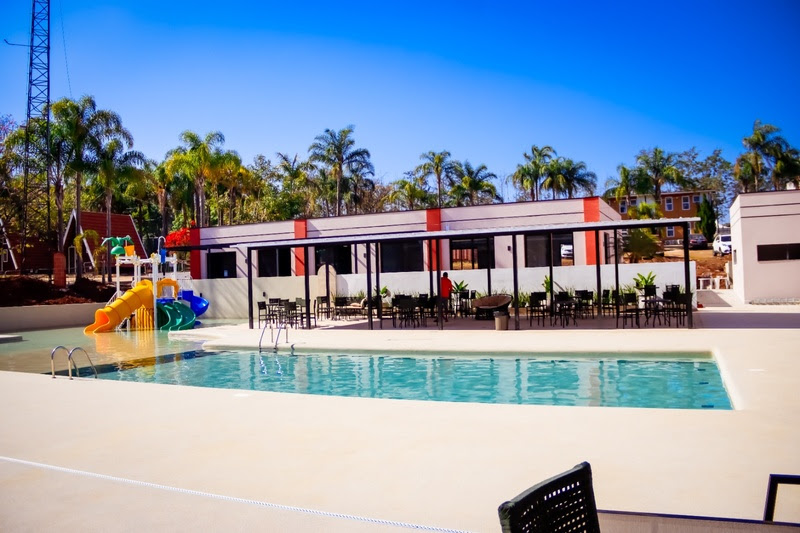 A piscina e o salão de café da manhã foram ampliados para oferecer mais conforto aos hóspedes