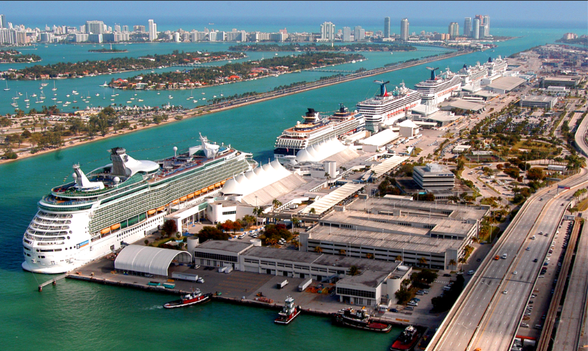 Vista panorâmica do PortMiami, o mais movimento terminal de passageiros do mundo