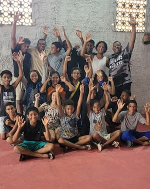 Criado em 2021, o Projeto SilverBack (Leão de Cristo) oferece aulas gratuitas de Jiu-Jitsu em Duque de Caxias