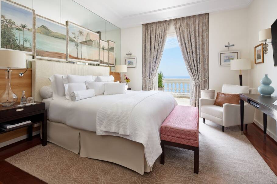 Interior de uma das suítes do icônico Copacabana Palace, na zona sul do Rio de Janeiro