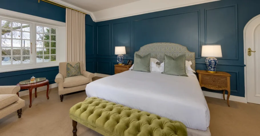 Hotel dispõe de apenas 15 quartos, divididos em categorias como Deluxe, Classic e Sauer Villa