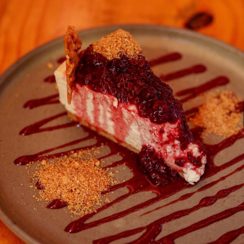 Cheesecake com frutas vermelhas do Cacimba