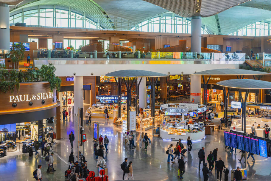 O moderno Aeroporto de Istambul, principal hub da Turkish Airlines