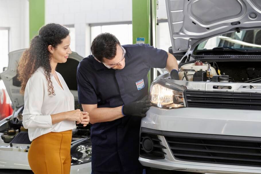 Pegar estradas com os farois queimados ou desregulados pode te colocar em uma situação de risco para acidentes