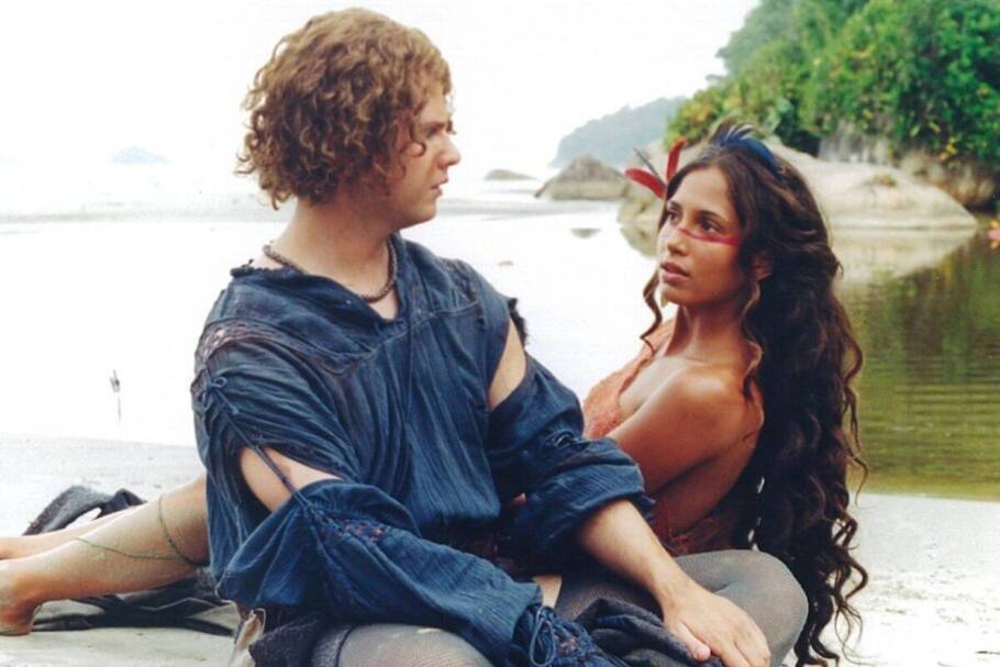 “Caramuru: A invenção do Brasil” explora a chegada de Caramuru ao país e a sua interação com os indígenas (Imagem: Reprodução digital | Sony Pictures Motion Picture Group)