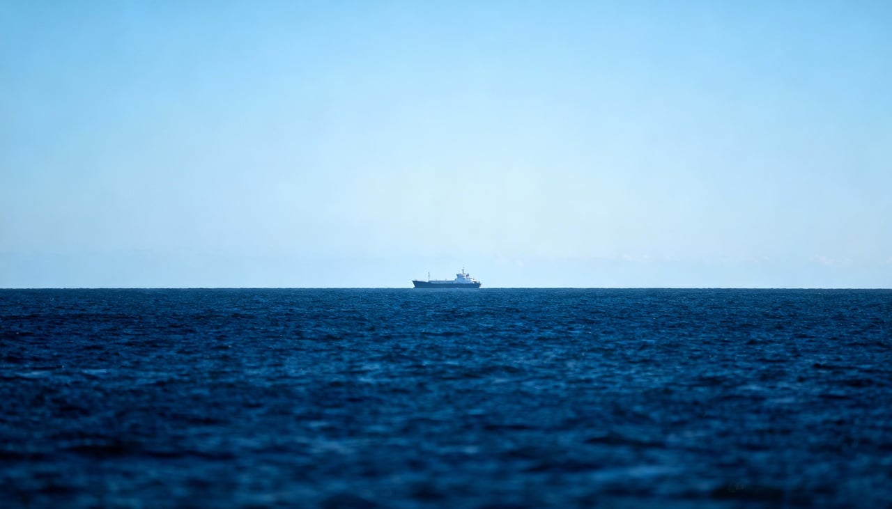 O navio surge nos sonhos como um reflexo da travessia emocional