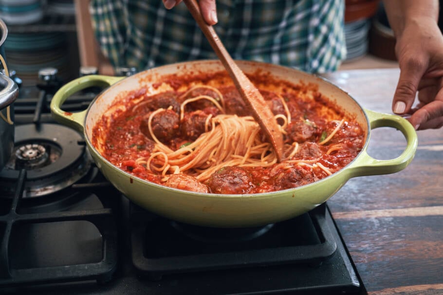 Macarrão em uma panela só garante praticidade e menos louça para lavar