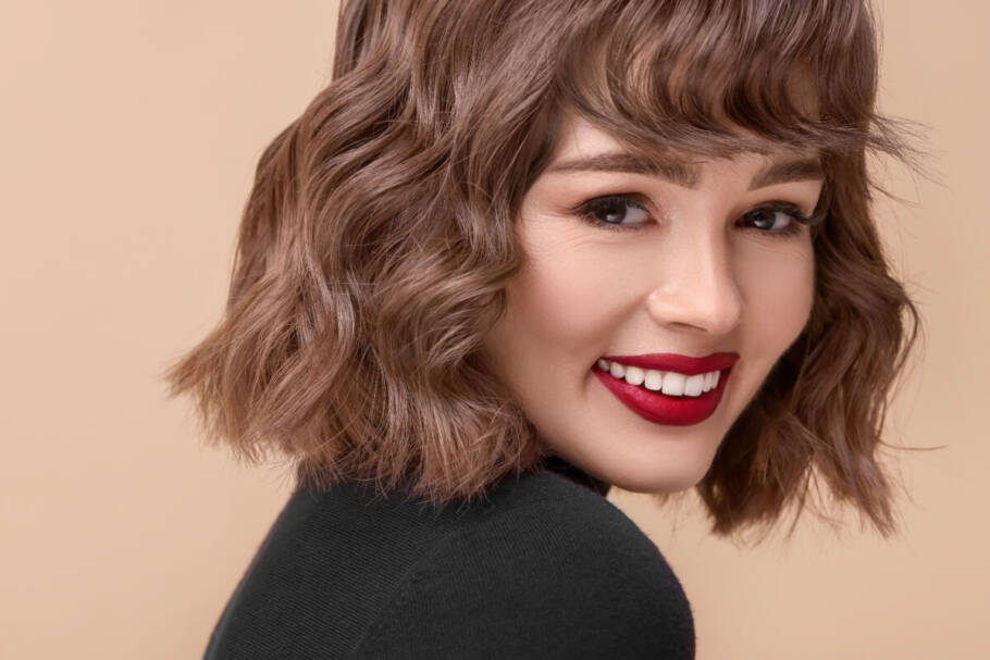 O mocha mousse é uma ótima cor para quem prefere tons neutros e elegantes (Imagem: New Africa | Shutterstock)