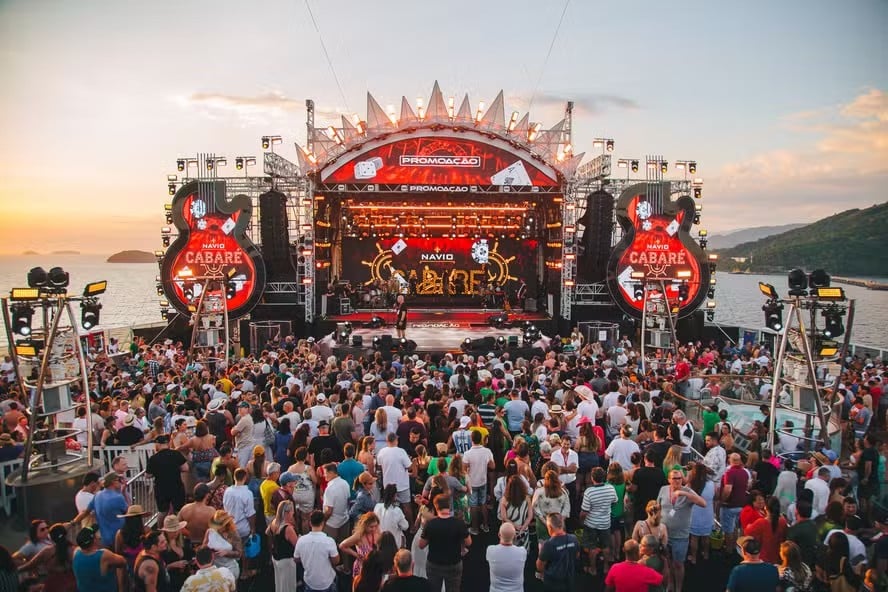 Cabaré do Leonardo é um dos navios temáticos da temporada 25/26