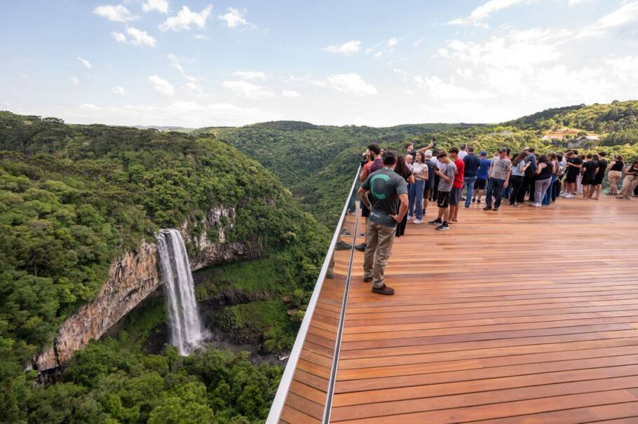 Parque Caracol, em Canela, na Serra Gaúcha, ganha mirante com vista incrível para Cascata do Caracol