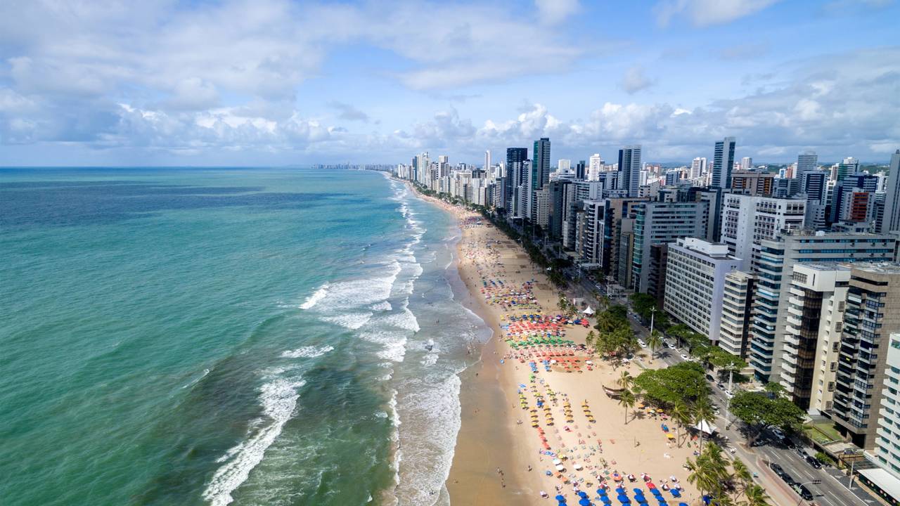 Praia de Recife – Créditos: (depositphotos.com / gustavofrazao)