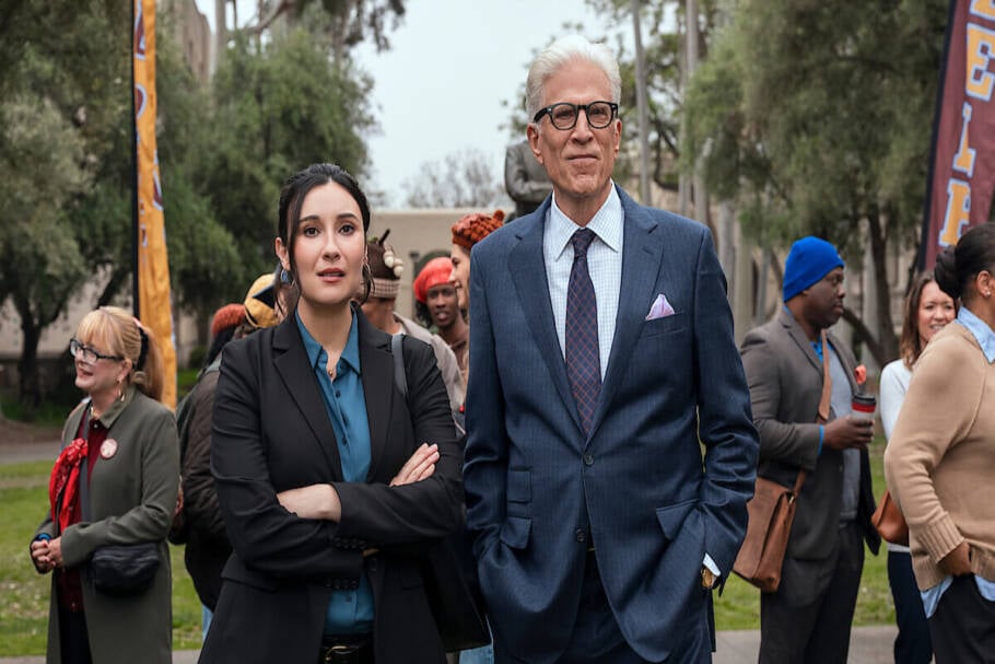 Na segunda temporada de “Um Espião Infiltrado”, Charles Nieuwendyk se disfarça de professor (Imagem: Reprodução digital | Netflix)