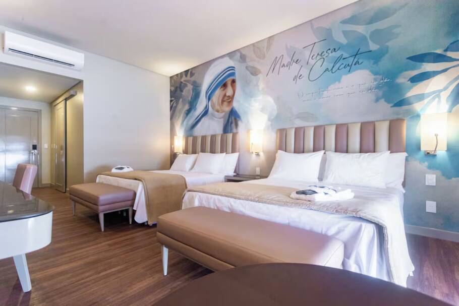 Interior de um dos quartos do Vila Galé Collection Amazônia, em Belém (PA)