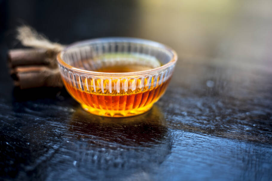 A combinação de canela e vinagre branco cria um poderoso aliado para limpeza, aroma e harmonização do lar