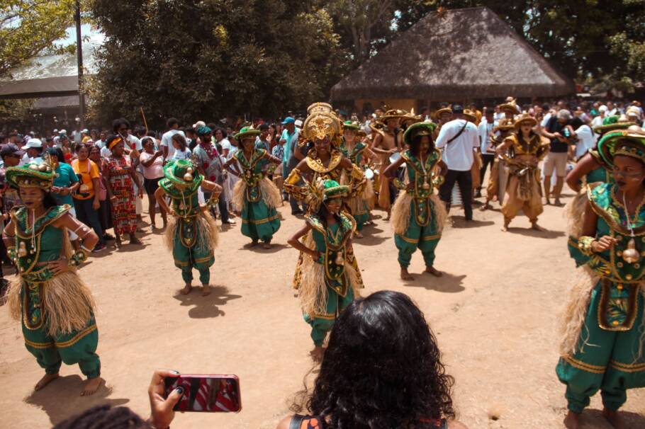 São experiências culturais em diferentes regiões do Brasil celebram a diversidade e o legado dos povos quilombolas e indígenas