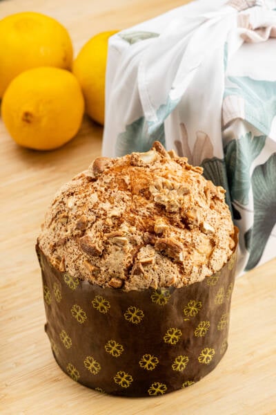 Primeiro panettone do Aizomê desenvolvido pelo chef confeiteiro Rafael Aoki e pela chef Telma Shimizu