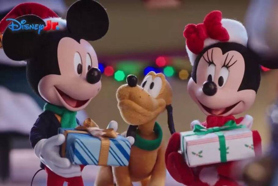 “As Canções de Natal de Mickey e Minnie” mostra cinco curtas natalinos encantadores e divertidos (Imagem: Reprodução digital | Disney+)