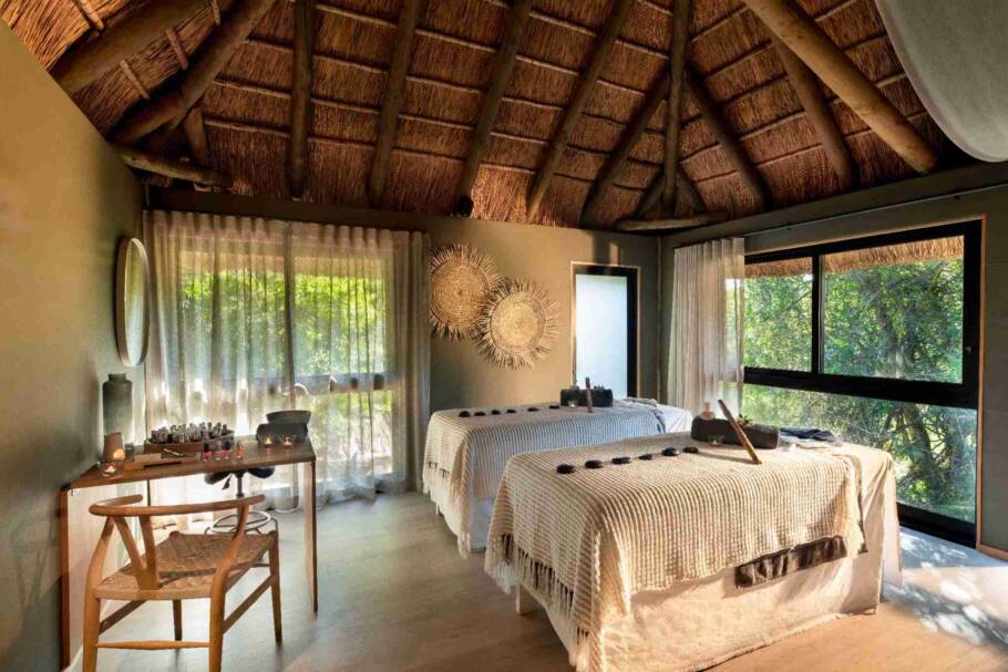 Um das salas do SPA do Bayethe Lodge