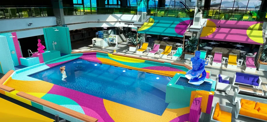 A nova piscina do navio Costa Serena, novidade da temporada no Brasil