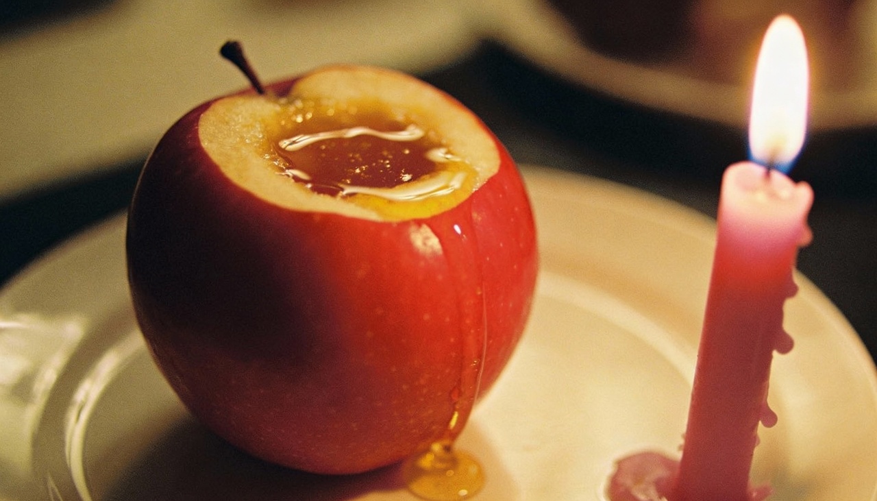 Em muitas linhas esotéricas e de magia popular, recomenda-se observar a fase da lua antes de realizar o ritual