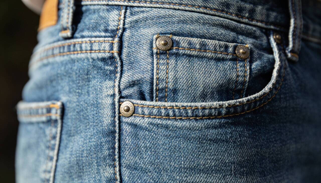 Após desenvolver a técnica dos rebites, Jacob Davis percebeu o potencial comercial da invenção