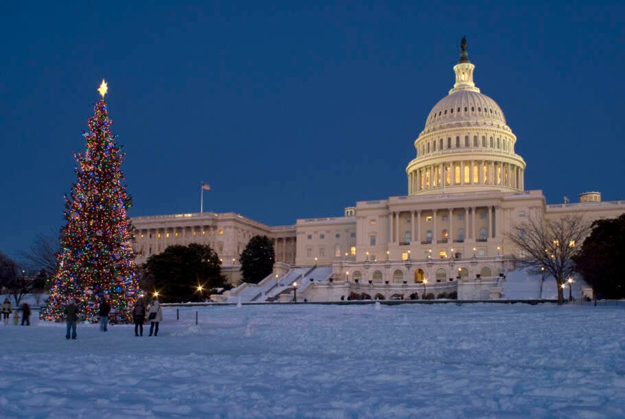 Árvore de Natal em frente ao Capitólio 