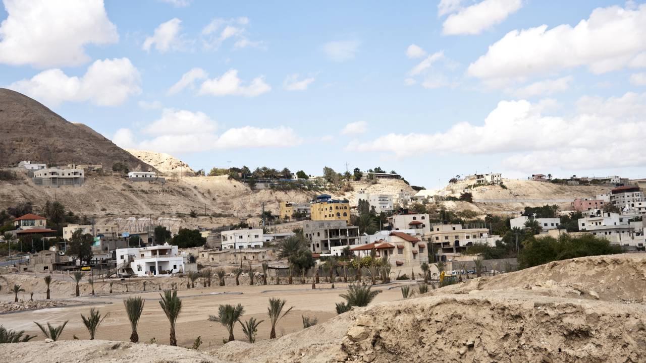 Apesar do calor intenso que caracteriza a região, Jericó nunca sofreu com falta de água graças à sua proximidade com o Rio Jordão – Créditos: (depositphotos.com / grafnata)