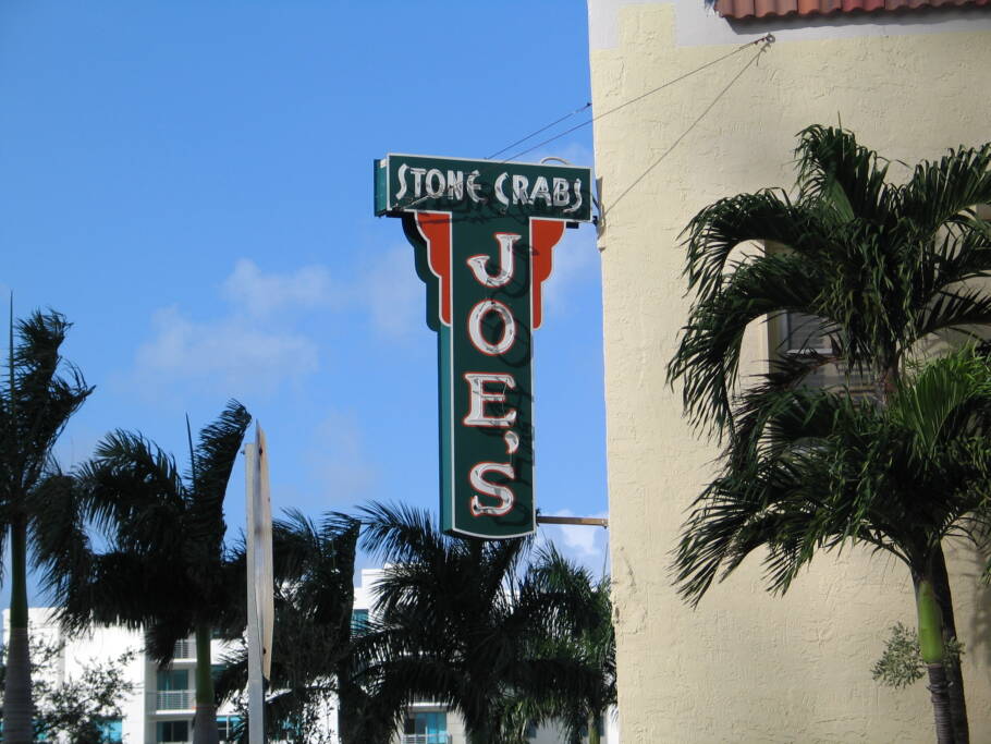 O centenário Joe’s é um restaurante clássico de Miami