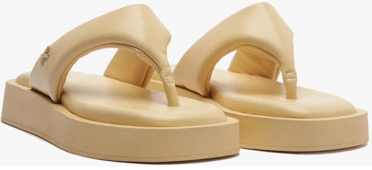 A sandália Solar custa R$175,99 no Mercado Livre