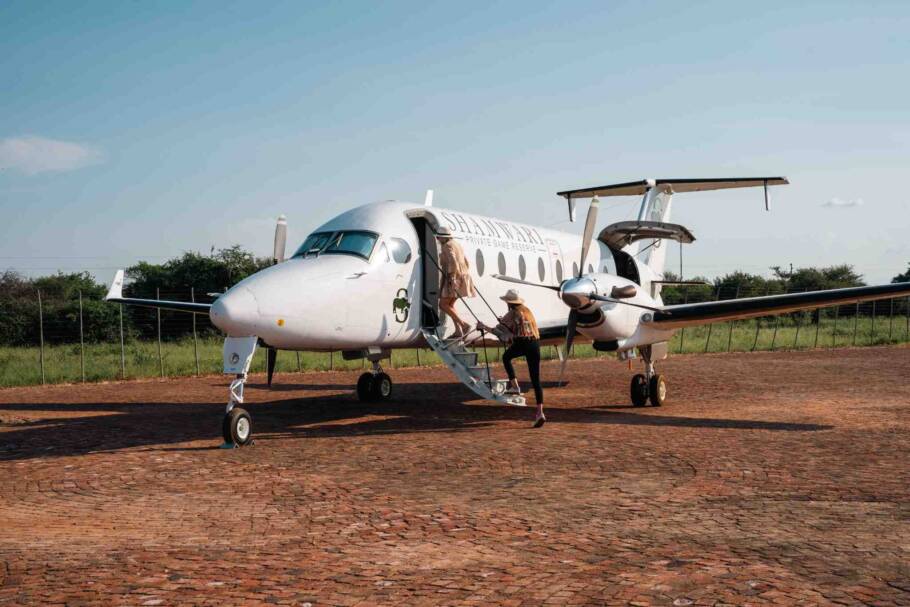 O traslado é feito num Beechcraft 1900D com apenas 16 lugares