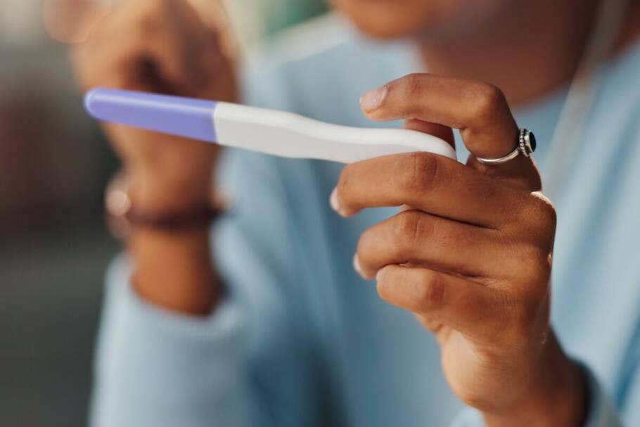 Cada paciente responde de maneira diferente ao ciclo de FIV (Imagem: PeopleImages | Shutterstock)