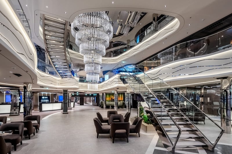 The World Galleria, área principal do MSC World Atlantic