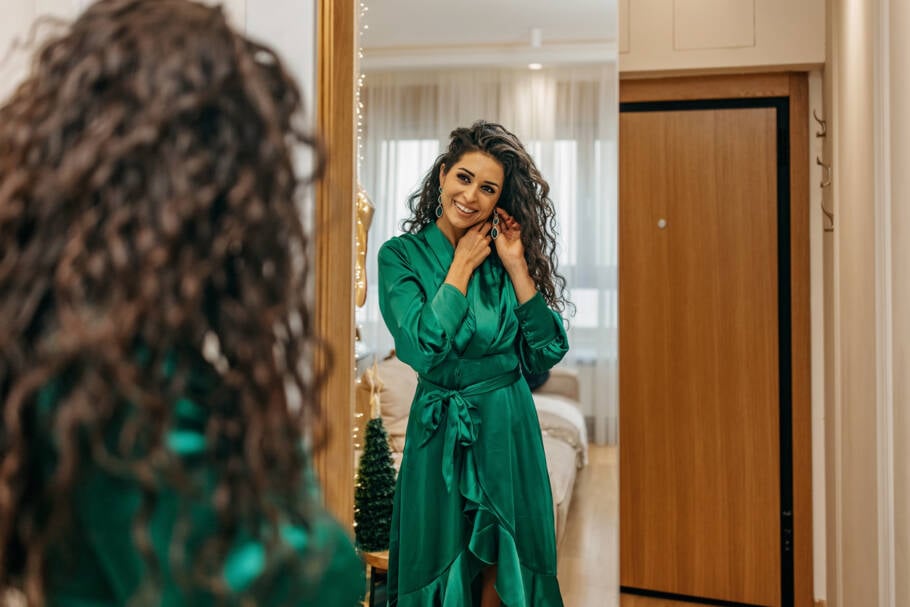 No Feng Shui, o verde está associado ao elemento madeira, que representa crescimento, vitalidade e novos começos