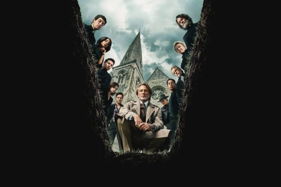 Capa do filme "Vivo ou Morto: Um Mistério Knives Out" com pessoas reunidas ao redor de um retângulo e olhando para dentro dele