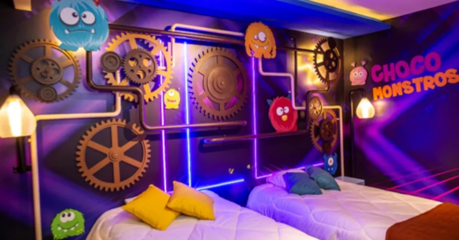 Interior de um dos quartos do Bendito Cacao Family Resort