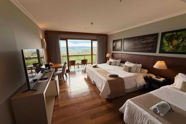 Interior de um dos quartos do Bendito Cacao Resort & Spa, em Campos do Jordão