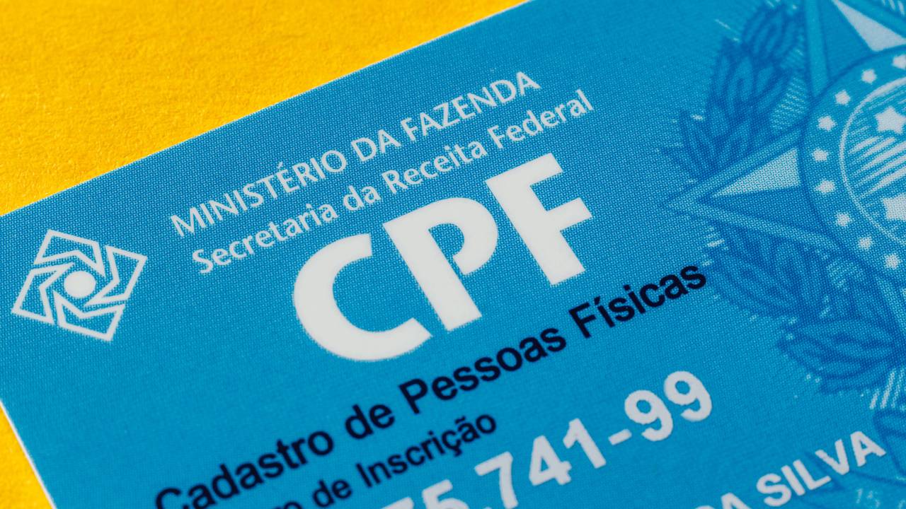 A Carteira de Identidade Nacional unifica informações documentais que anteriormente exigiam apresentação de múltiplos documentos diferentes – Créditos: depositphotos.com / rafapress