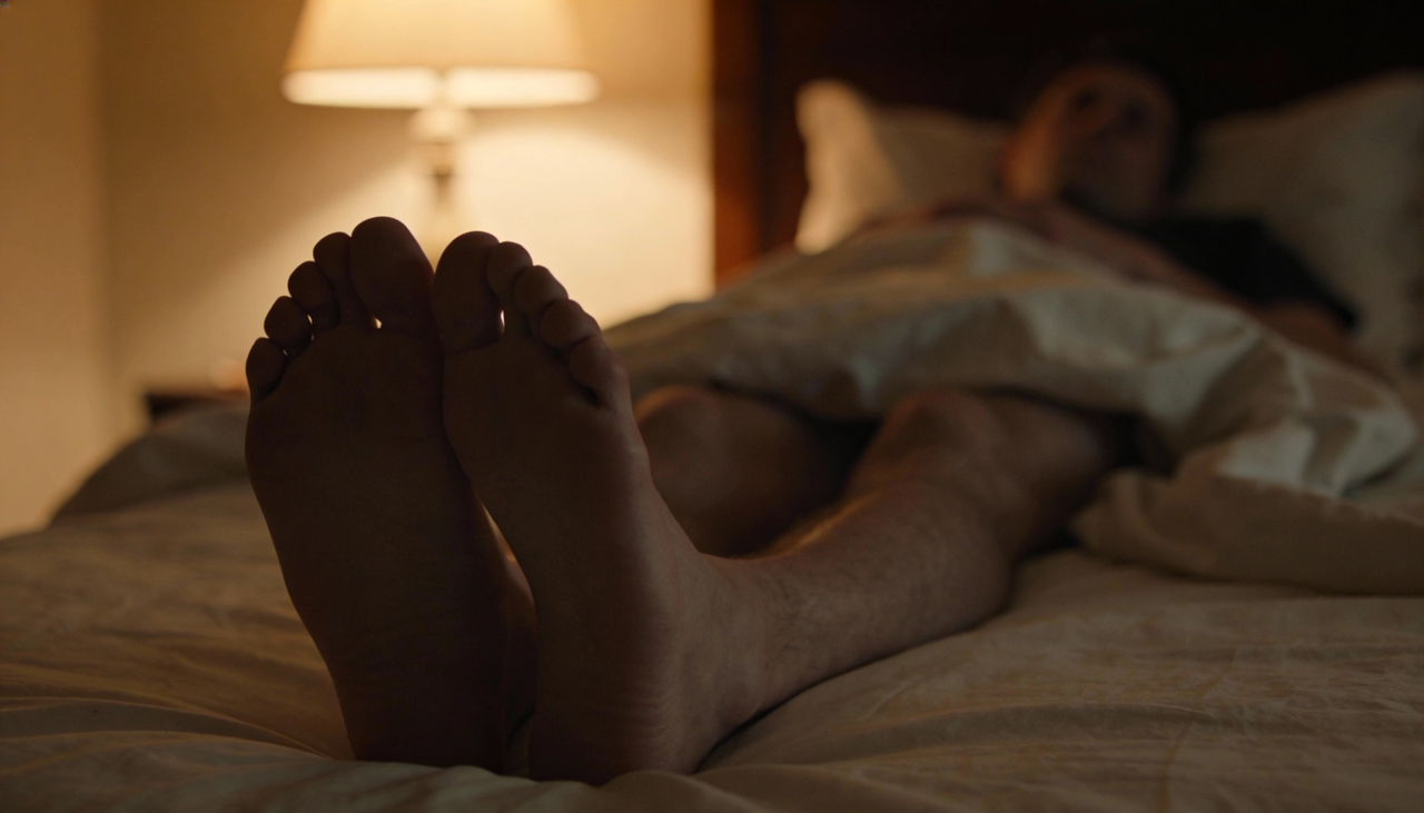 Esse reflexo surge porque o sistema motor ainda está parcialmente ativo enquanto os comandos de relaxamento começam a dominar o corpo físico