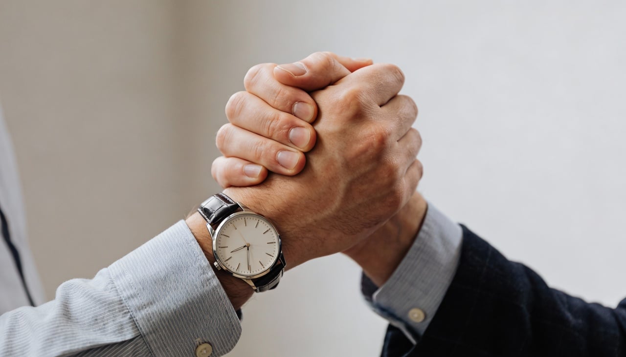 A forma como uma pessoa lida com compromissos assumidos, especialmente os pequenos e aparentemente insignificantes, diz muito sobre sua índole