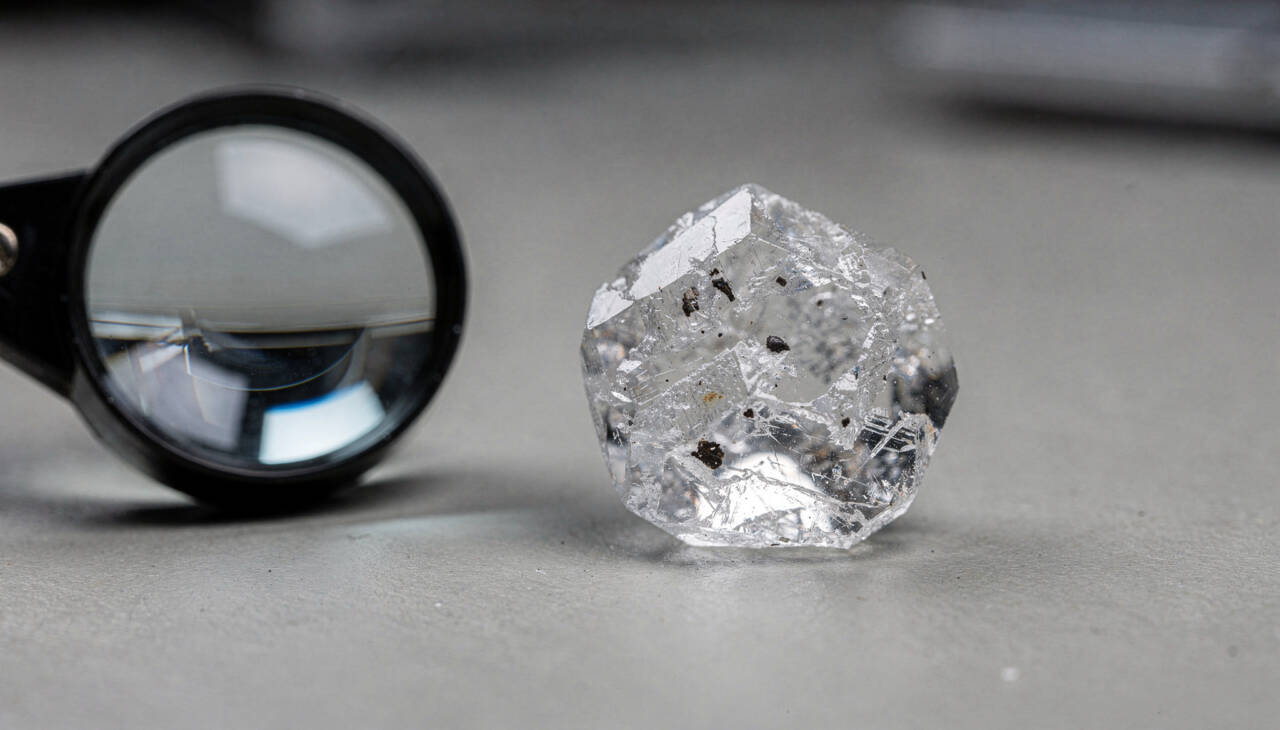 Confúcio, filósofo chinês: "Melhor um diamante com defeito do que uma pedra sem defeito."