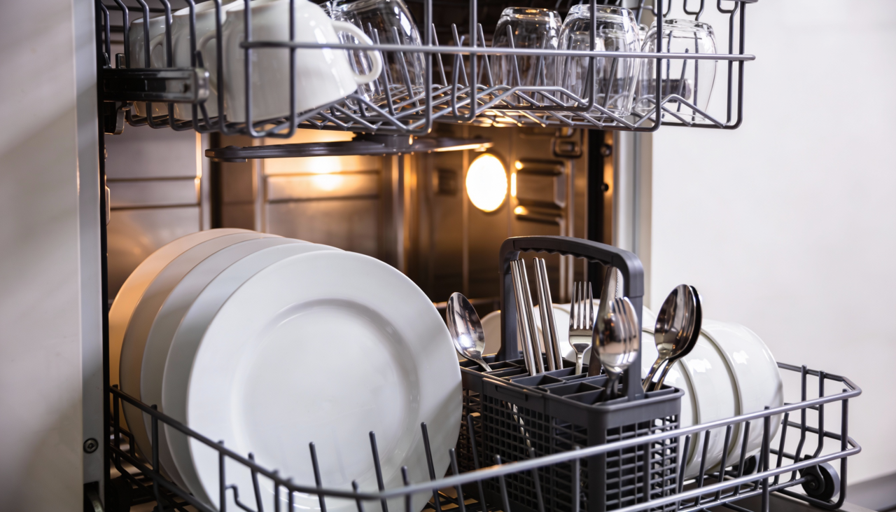 O funcionamento da máquina de lavar louça segue etapas bem definidas