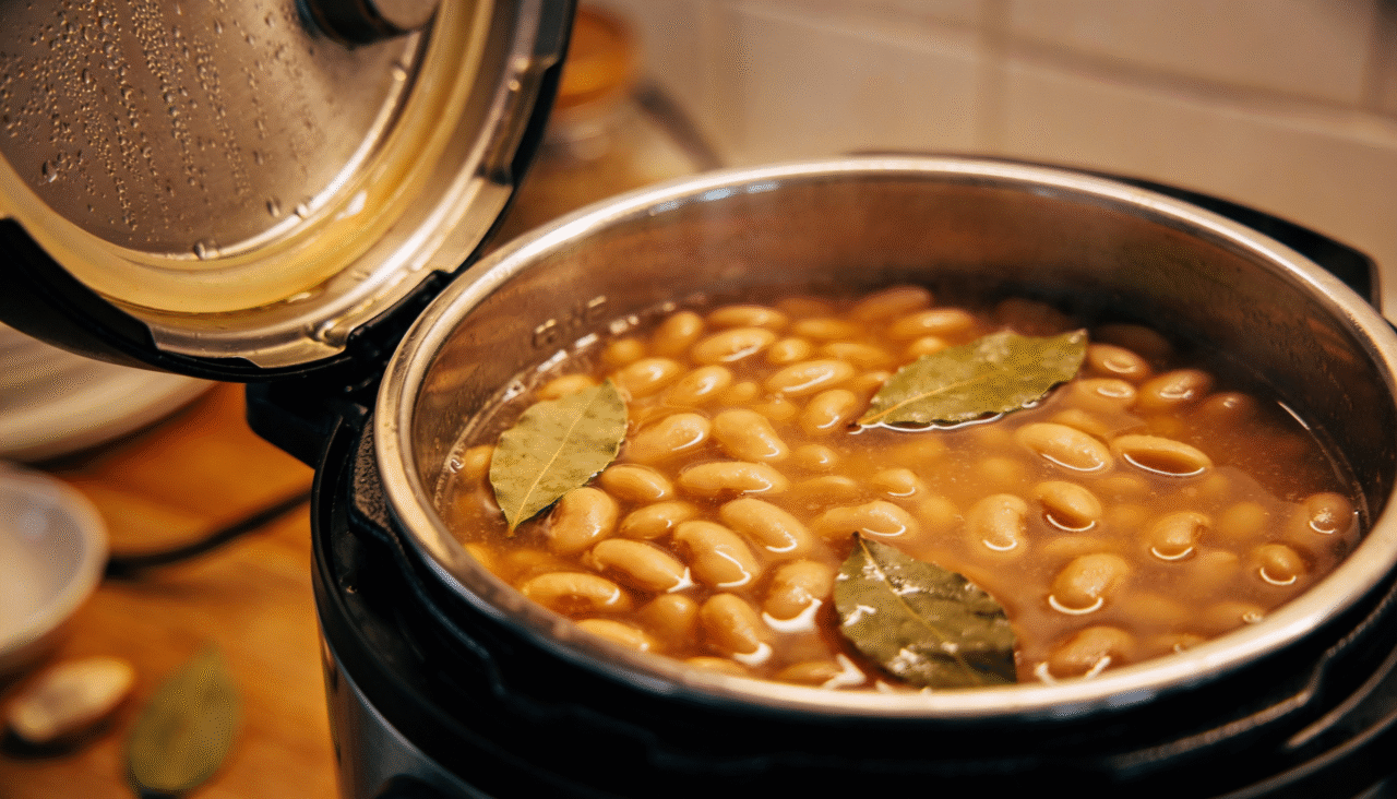 Deixar os grãos de molho não serve apenas para amolecer o alimento antes do cozimento