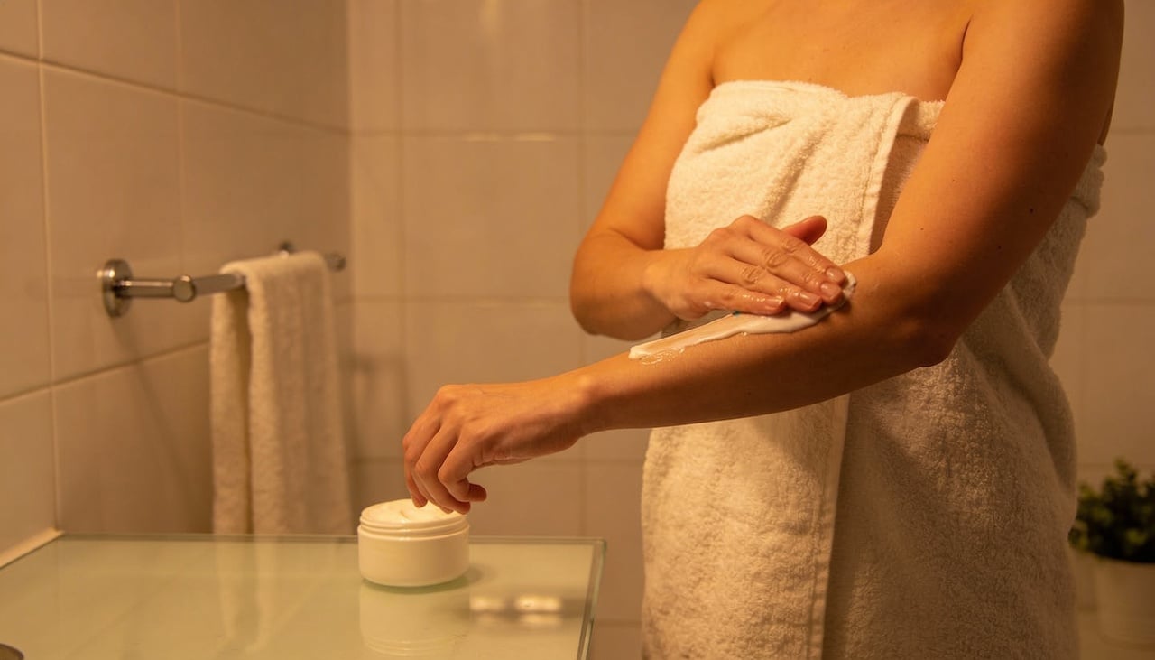 Para montar um banho relaxante em casa, não é necessário reformar o banheiro ou investir em equipamentos específicos