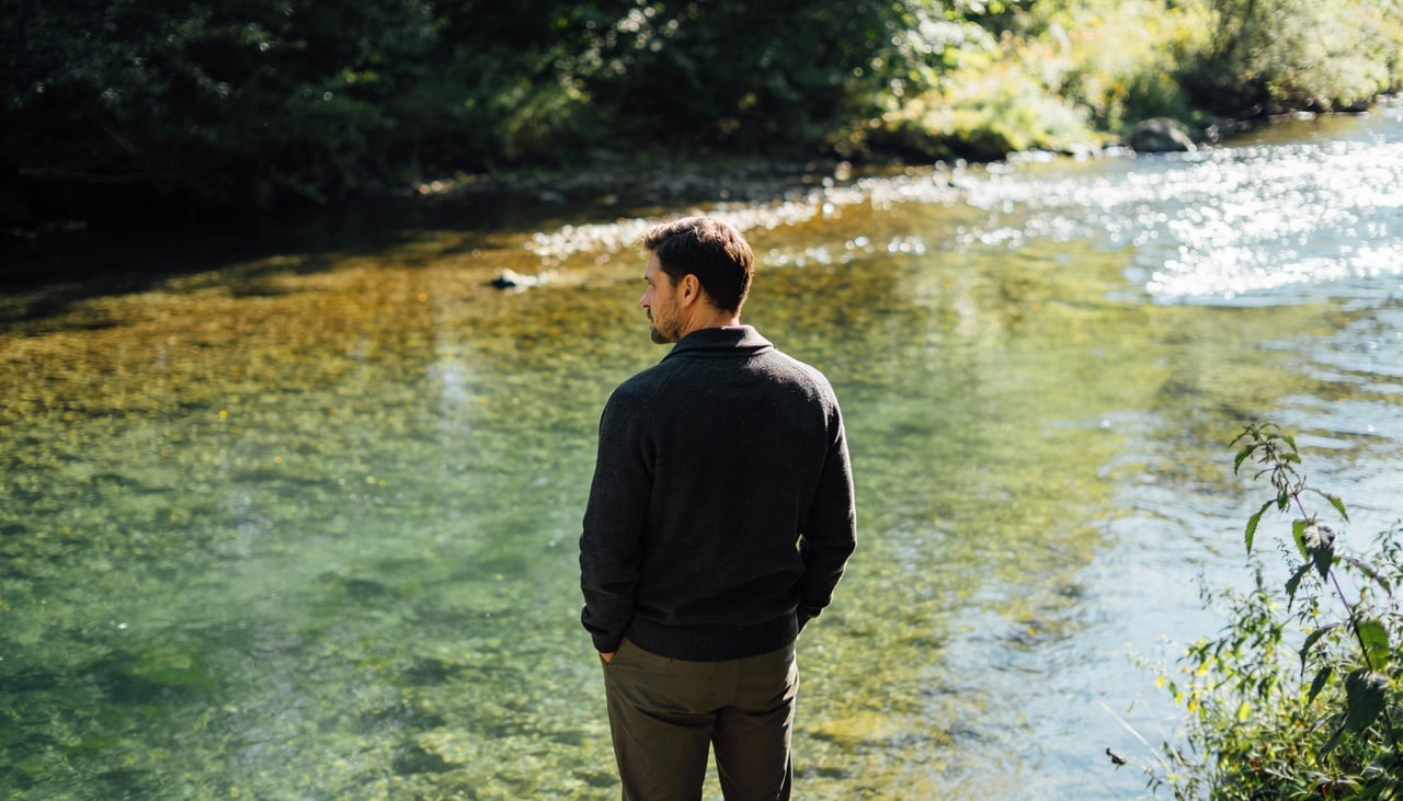 Quando a água limpa surge dentro de casa, em torneiras, chuveiros ou caixas d’água, costuma indicar atenção maior à rotina e ao cuidado consigo