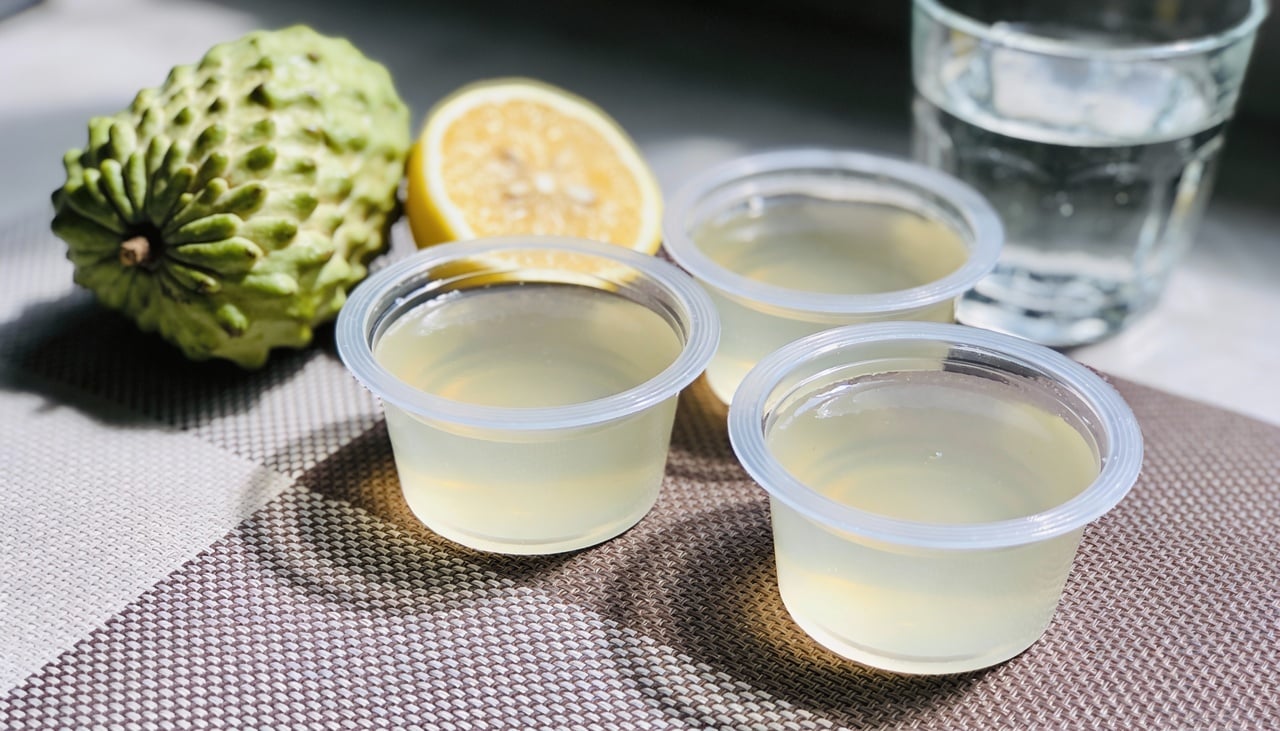 A graviola, fruta tropical muito apreciada em diversos países, possui sabor suave e refrescante que agrada diferentes paladares