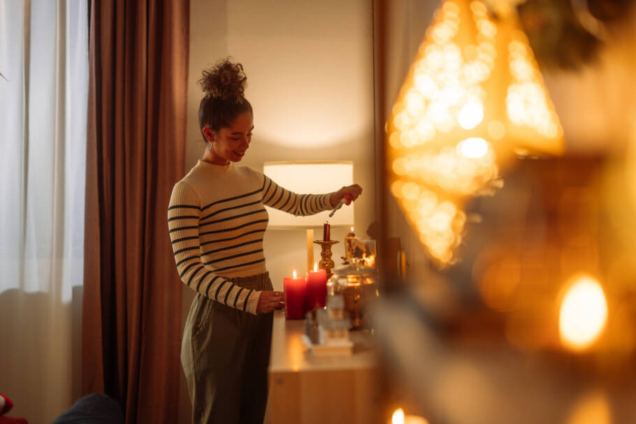 Diante do tempo frio, os dinamarqueses aprenderam a criar ambientes acolhedores e a valorizar o tempo dentro de casa