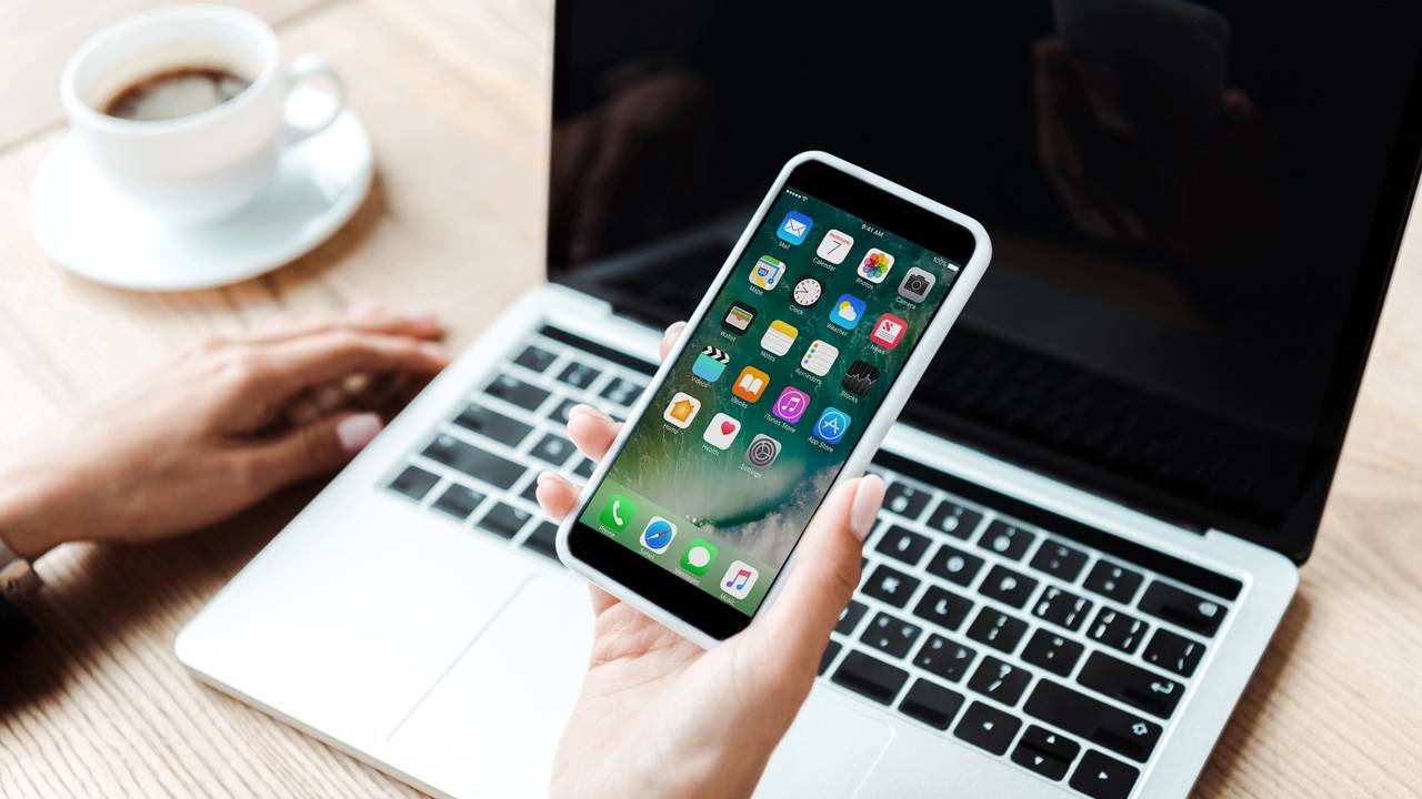 Antes de pensar em cores ou ícones, o passo mais importante é desapegar daquilo que você não usa mais no seu dia a dia – Créditos: depositphotos.com / IgorVetushko