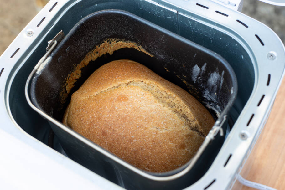 Pão de air fryer leva apenas dois ingredientes principais na massa